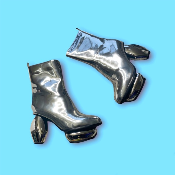 Mt. Vega Shoes - Futuristic Y2K Grunge Goth Heel Boot